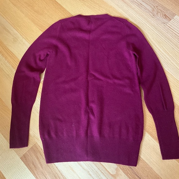 J.Crew Maroon V-neck Cashmere Sweater - Picture 3 of 7